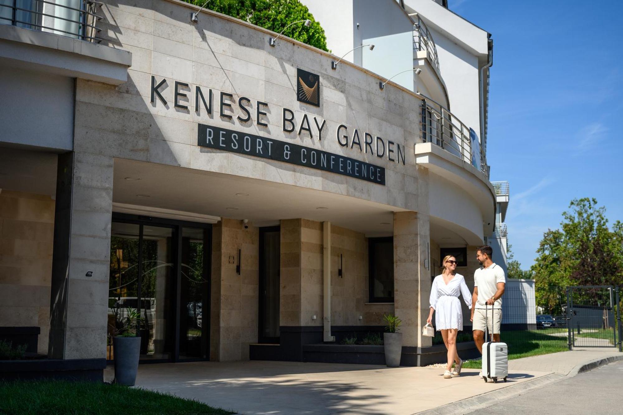 Kenese Bay Garden Resort & Conference Balatonkenese Exterior photo